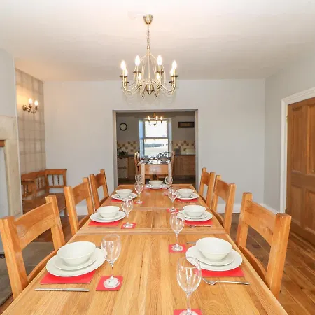 Whitlow Farmhouse Алстон